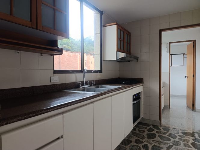 Apartamento de 3 alcobas en venta en El Poblado, Medellín, 145 m² · foto 8 de 20