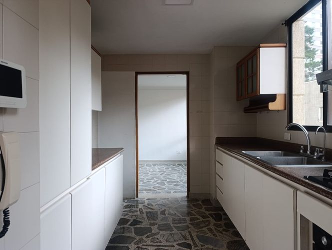 Apartamento de 3 alcobas en venta en El Poblado, Medellín, 145 m² · foto 7 de 20