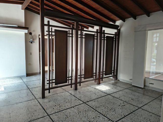 Casa de 3 alcobas en venta en Las Acacias, Medellín, 255 m² · foto 8 de 10