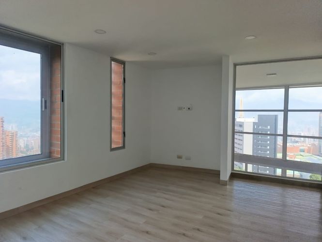 Apartamento de 3 alcobas en arriendo en El Poblado, Medellín, 188 m² · foto 9 de 18