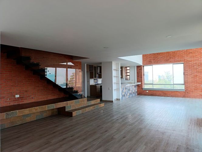 Apartamento de 3 alcobas en arriendo en El Poblado, Medellín, 188 m² · foto 2 de 18