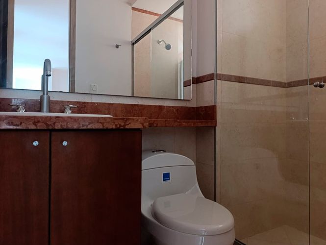 Apartamento de 3 alcobas en arriendo en El Poblado, Medellín, 188 m² · foto 16 de 18
