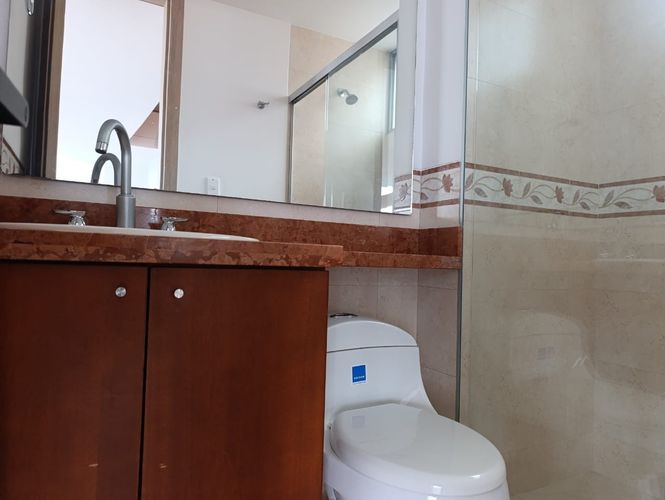 Apartamento de 3 alcobas en arriendo en El Poblado, Medellín, 188 m² · foto 18 de 18