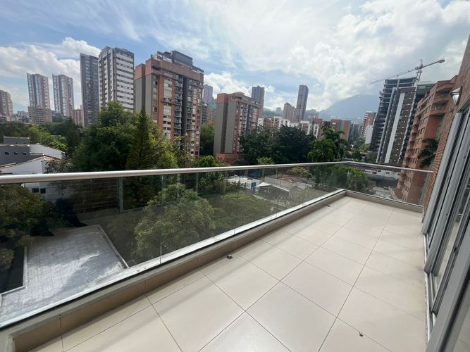 Oficina en arriendo en El Poblado, Medellín, 169 m² · foto 2 de 20