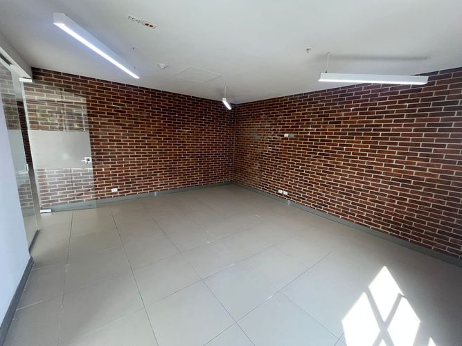 Oficina en arriendo en El Poblado, Medellín, 169 m² · foto 4 de 20