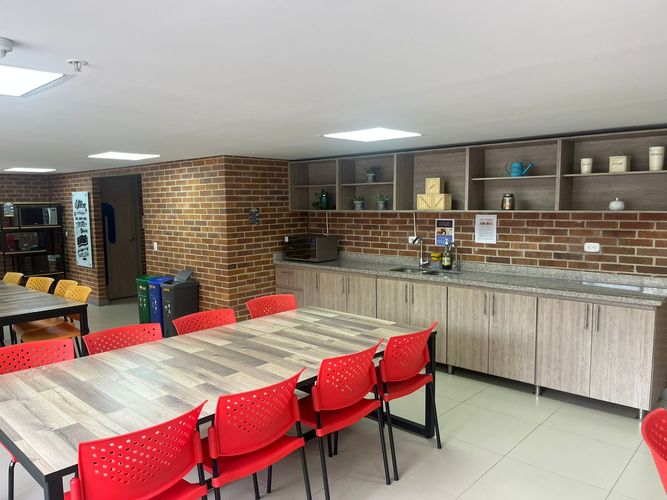 Oficina en arriendo en El Poblado, Medellín, 169 m² · foto 9 de 20