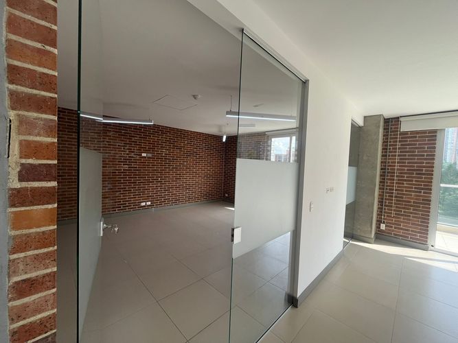 Oficina en arriendo en El Poblado, Medellín, 169 m² · foto 17 de 20