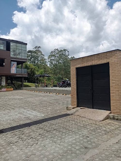 Local en arriendo en Los Salados, El Retiro, 400 m² · foto 3 de 24