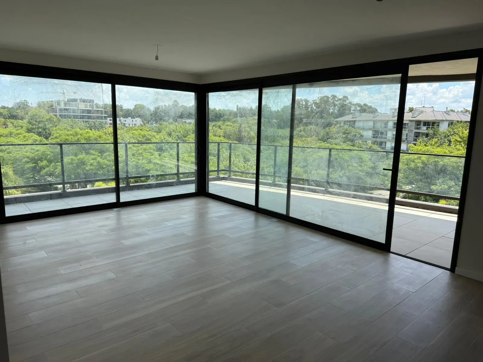 PENTHOUSE EXCLUSIVO A ESTRENAR EN ALQUILER, EN CARRASCO, BARRIO PRIVADO. · Foto 2