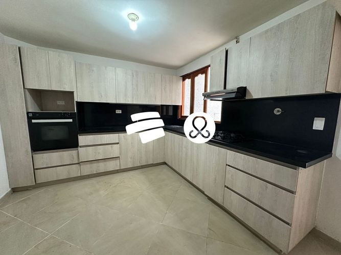 Casa de 4 alcobas en venta en Las Mercedes, Itagüí, 150 m² · foto 2 de 12