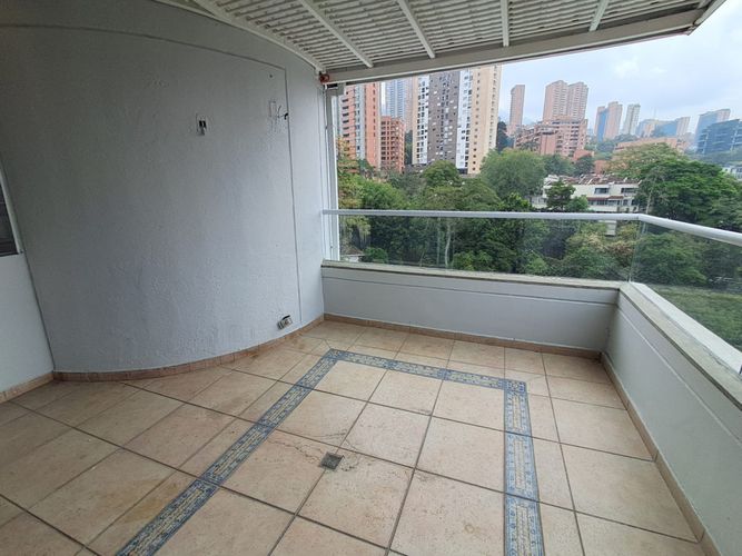 Apartamento de 3 alcobas en arriendo en El Tesoro, Medellín, 312 m² · foto 11 de 24