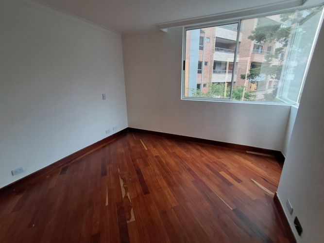 Apartamento de 3 alcobas en arriendo en El Tesoro, Medellín, 312 m² · foto 18 de 24
