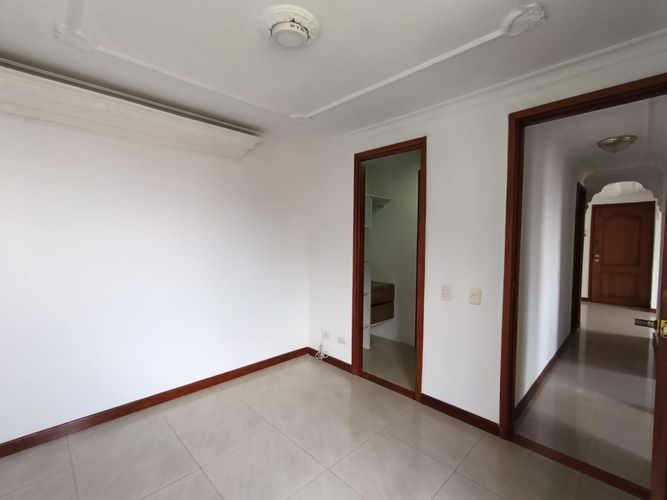 Apartamento de 3 alcobas en arriendo en El Poblado, Medellín, 63 m² · foto 8 de 18