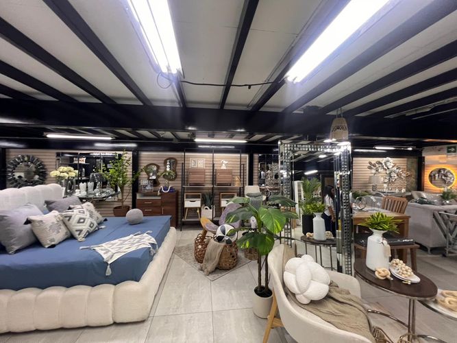 Bodega en arriendo en Cristo Rey, Medellín, 2000 m² · foto 2 de 15
