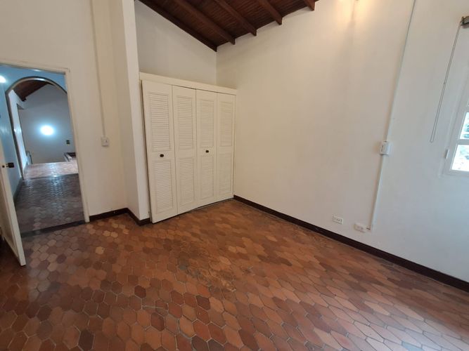 Casa de 3 alcobas en arriendo en Las Lomas No.1, Medellín, 330 m² · foto 9 de 24