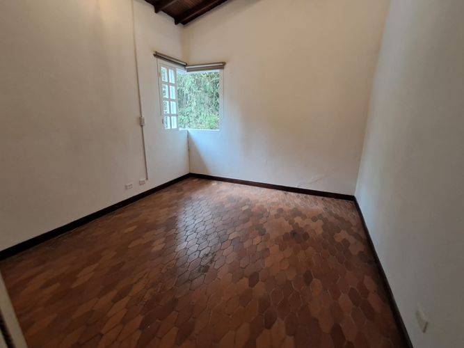 Casa de 3 alcobas en arriendo en Las Lomas No.1, Medellín, 330 m² · foto 10 de 24