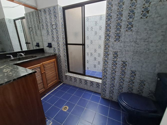Casa de 3 alcobas en arriendo en Las Lomas No.1, Medellín, 330 m² · foto 18 de 24