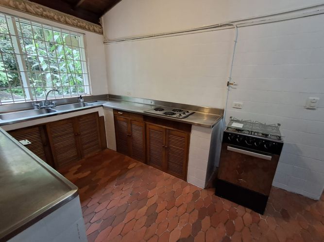 Casa de 3 alcobas en arriendo en Las Lomas No.1, Medellín, 330 m² · foto 21 de 24