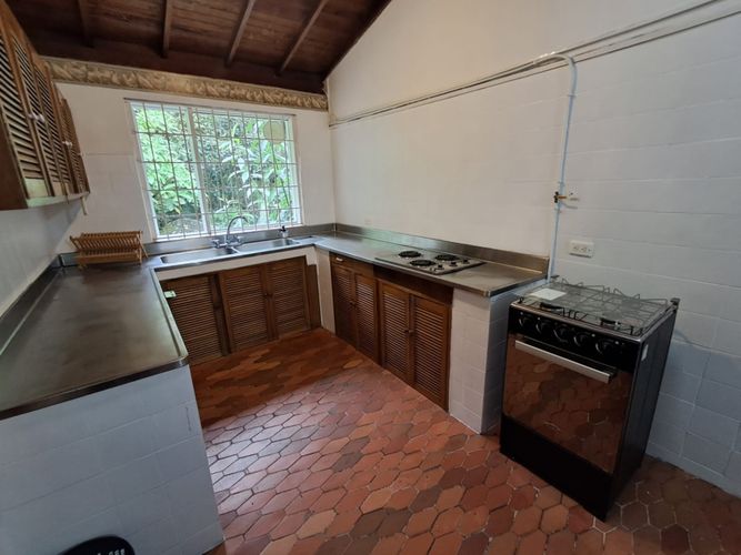 Casa de 3 alcobas en arriendo en Las Lomas No.1, Medellín, 330 m² · foto 23 de 24