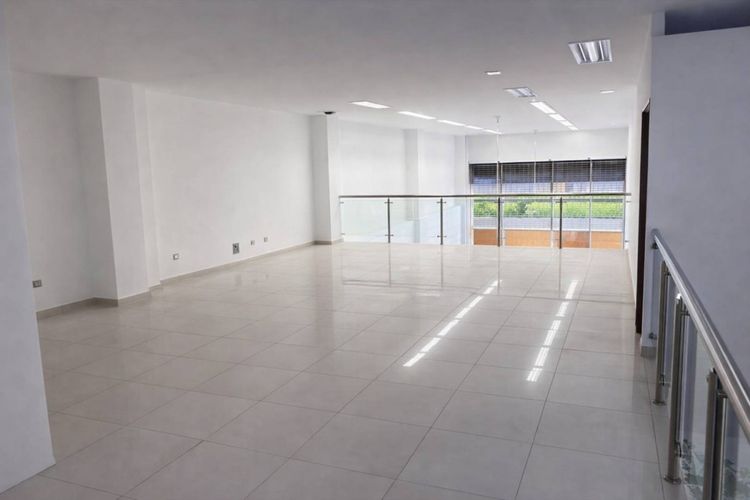 Local en arriendo en Eucaristico, Cali, 200 m² · foto 3 de 6