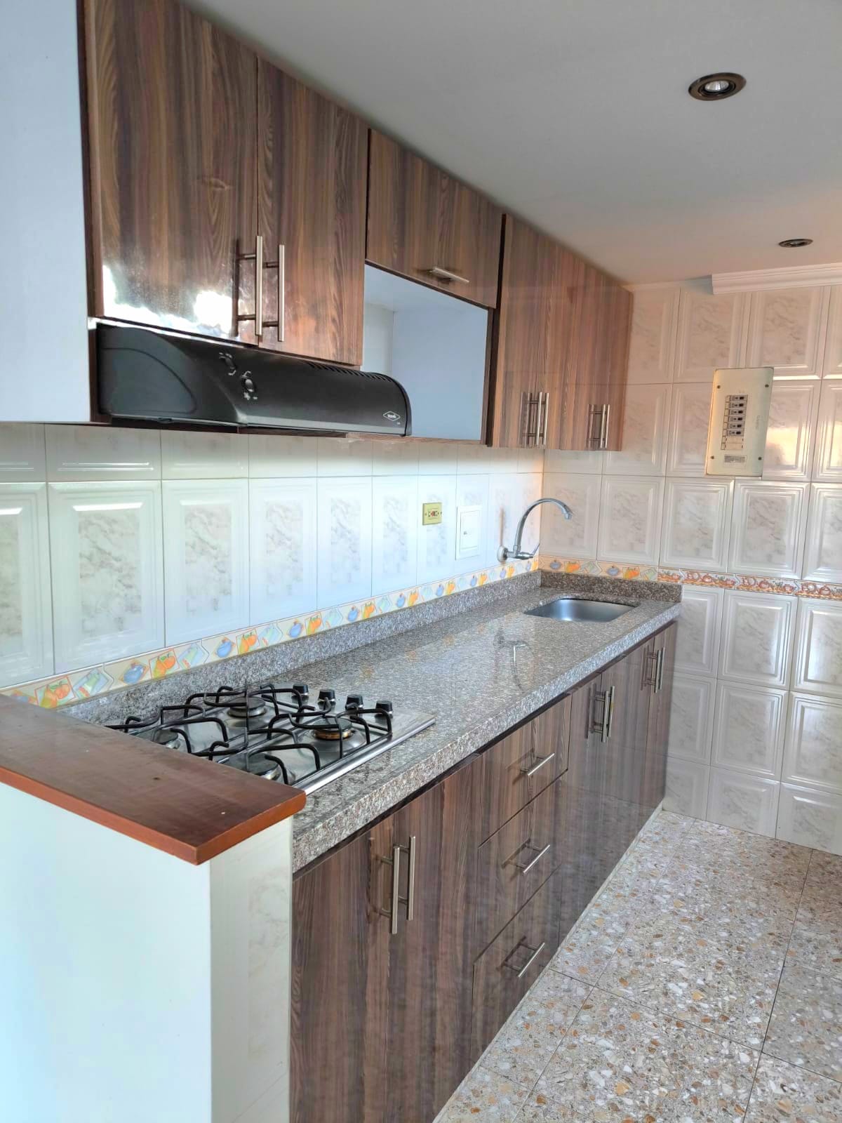 Apartamento en venta en Castilla, Bogotá · foto 2 de 19