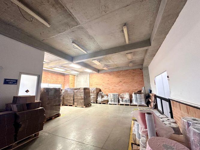 Bodega en venta en Parque Industrial Santo Domingo, Madrid, 1288 m² · foto 17 de 20