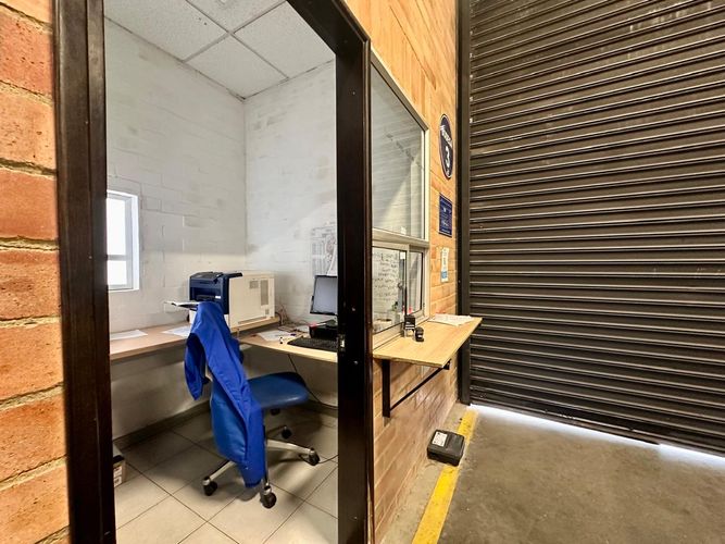 Bodega en venta en Parque Industrial Santo Domingo, Madrid, 1288 m² · foto 18 de 20