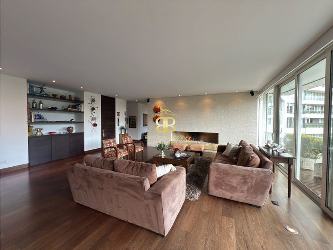 Apartamento de 3 alcobas en venta en Los Rosales, Bogotá, 290 m² · foto 9 de 24