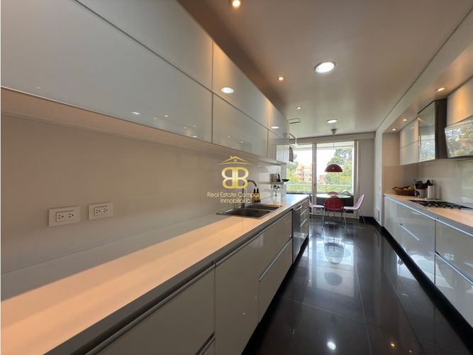 Apartamento de 3 alcobas en venta en Los Rosales, Bogotá, 290 m² · foto 4 de 24