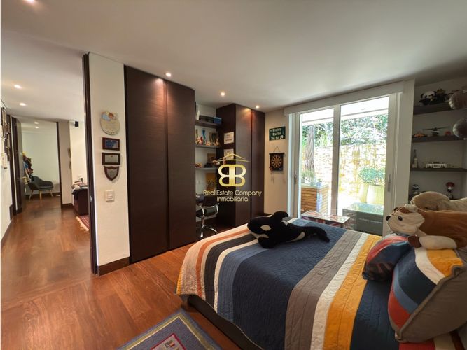 Apartamento de 3 alcobas en venta en Los Rosales, Bogotá, 290 m² · foto 23 de 24