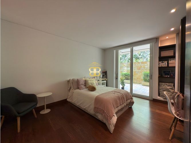 Apartamento de 3 alcobas en venta en Los Rosales, Bogotá, 290 m² · foto 24 de 24
