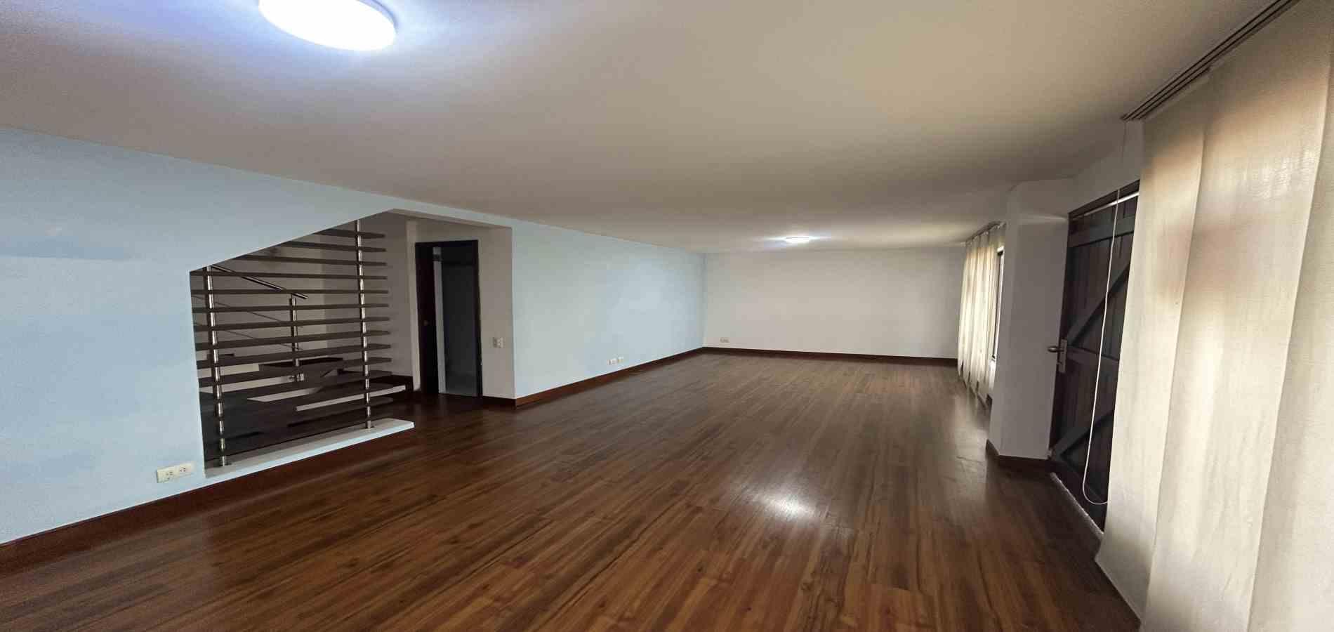 Casa en venta en Los Rosales, Pereira · foto 3 de 23
