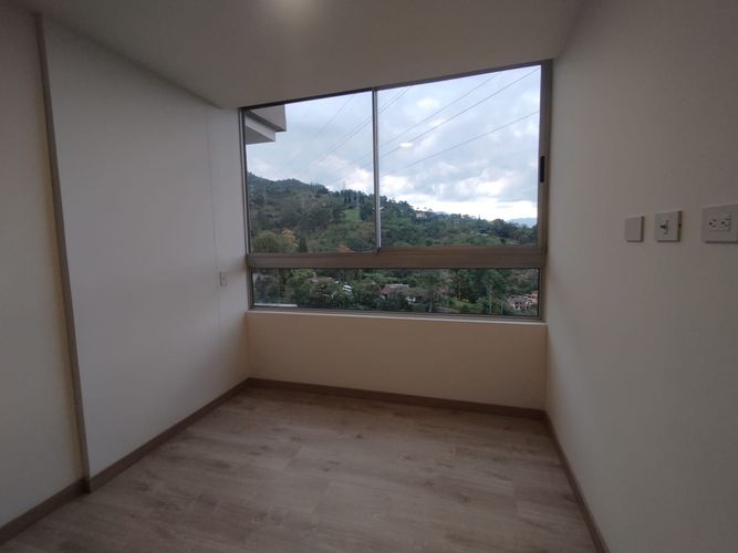 Apartamento de 3 alcobas en arriendo en Camino Verde, Envigado, 99 m² · foto 8 de 16