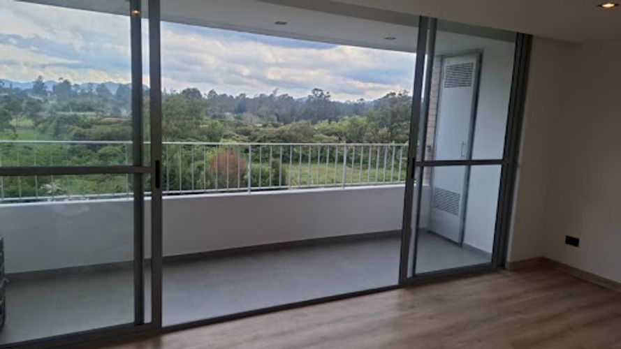 Apartamento de 3 alcobas en venta en Barro Blanco, Rionegro, 86 m² · foto 2 de 24