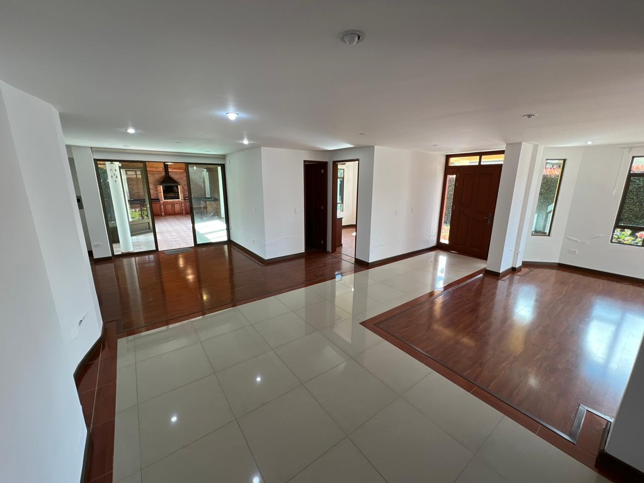 Casa en venta en Vda Canelon, Cajicá · foto 2 de 24