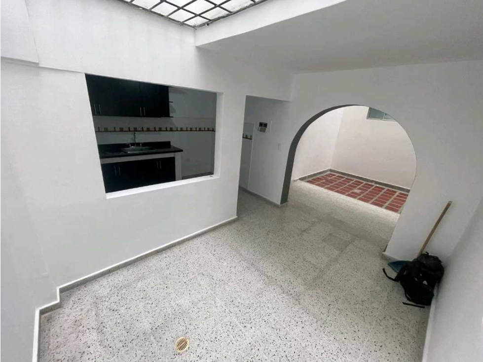 Apartamento en arriendo en Laureles, Medellín · foto 2 de 13