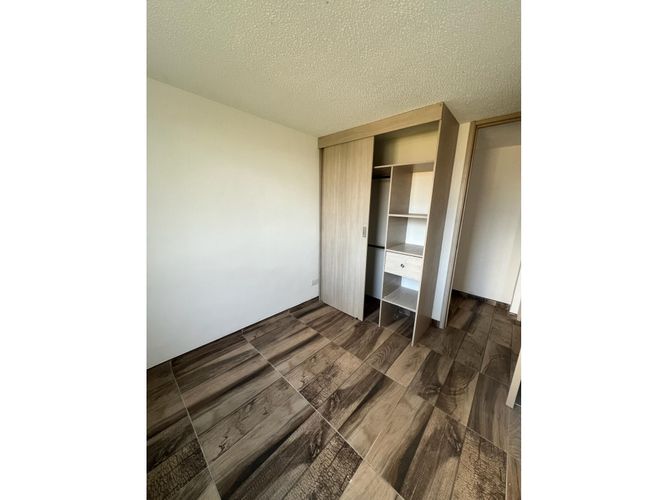 Apartamento de 3 alcobas en venta en Potrero Grande, Madrid, 56 m² · foto 4 de 24