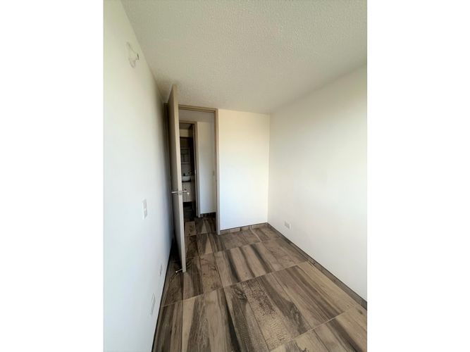 Apartamento de 3 alcobas en venta en Potrero Grande, Madrid, 56 m² · foto 5 de 24