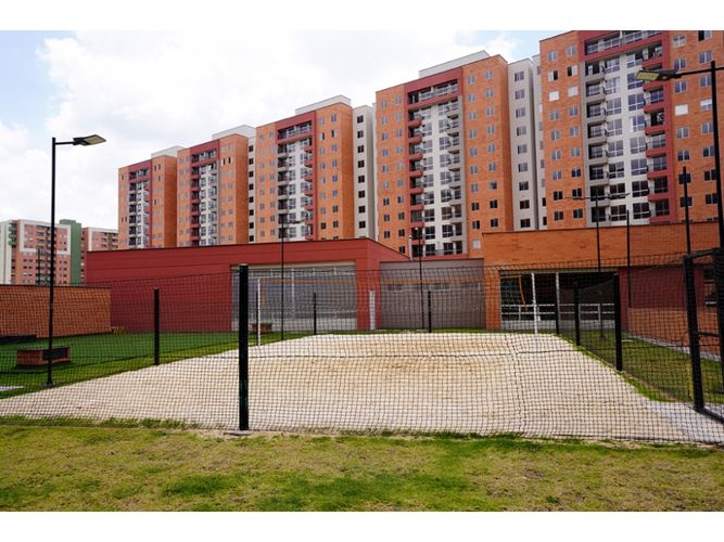 Apartamento de 3 alcobas en venta en Potrero Grande, Madrid, 56 m² · foto 16 de 24