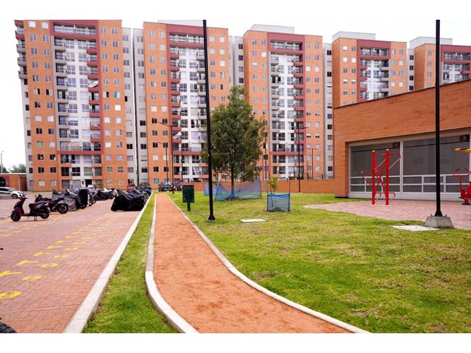 Apartamento de 3 alcobas en venta en Potrero Grande, Madrid, 56 m² · foto 23 de 24