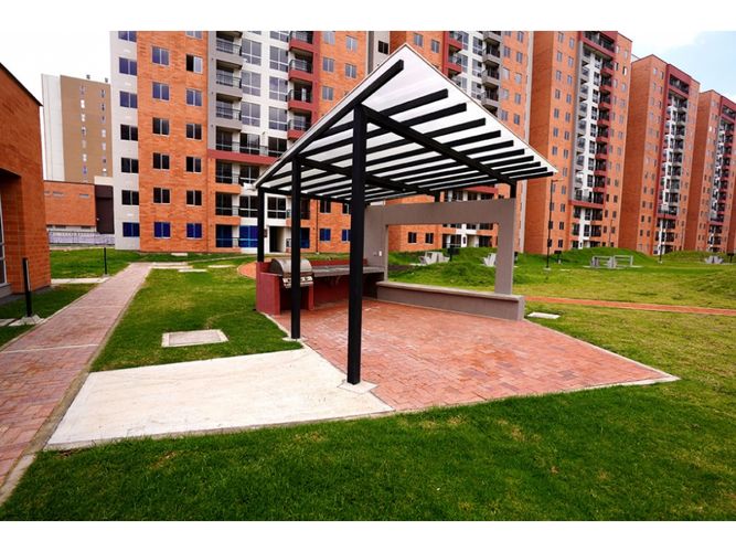 Apartamento de 3 alcobas en venta en Potrero Grande, Madrid, 56 m² · foto 24 de 24