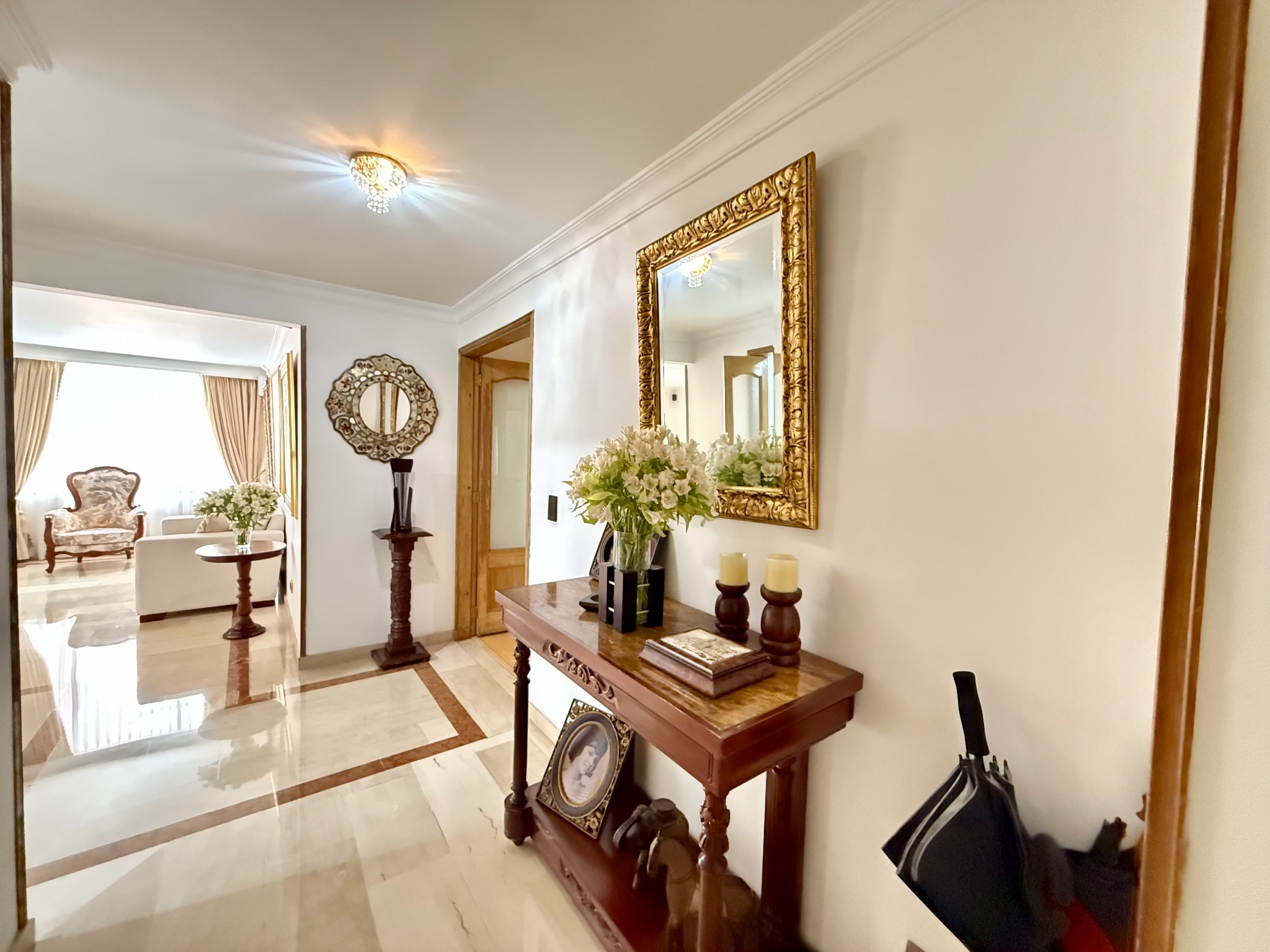 Apartamento en venta en Santa Barbara, Bogotá · foto 4 de 23