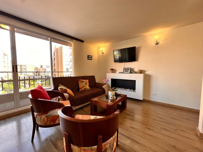 Apartamento de 3 alcobas en venta en Conjunto Residencial El Solar, Madrid, 84 m² · foto 2 de 19