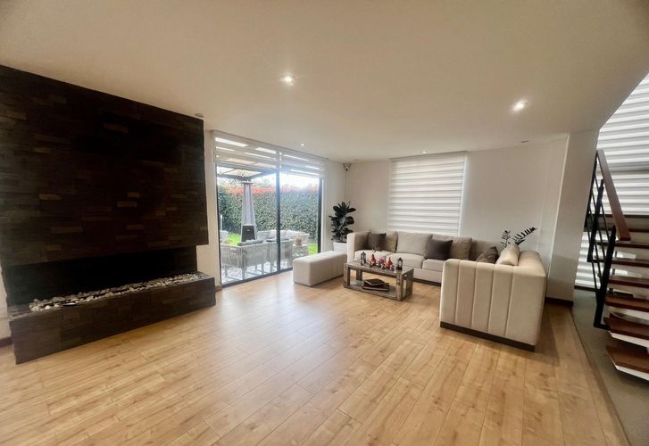 Casa de 3 alcobas en venta en Laura Vicuña, Chía, 330 m² · foto 6 de 22