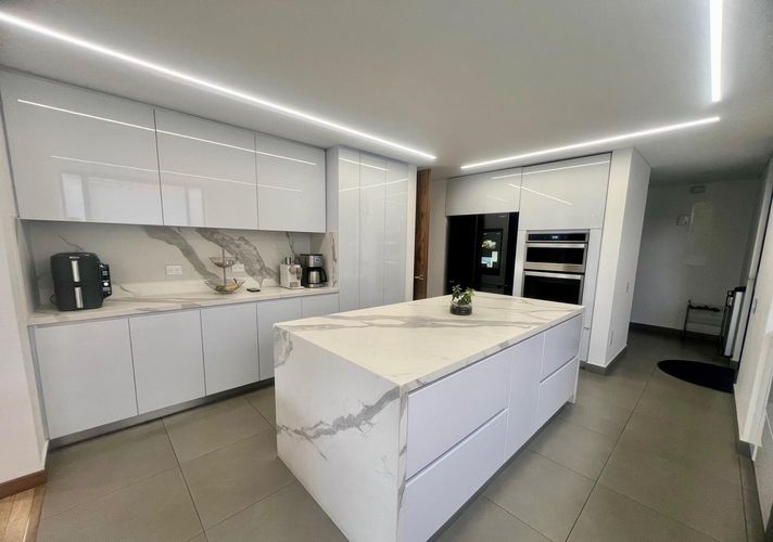 Casa de 3 alcobas en venta en Laura Vicuña, Chía, 330 m² · foto 3 de 22