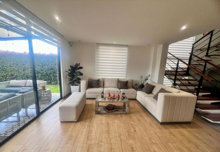 Casa de 3 alcobas en venta en Laura Vicuña, Chía, 330 m² · foto 10 de 22