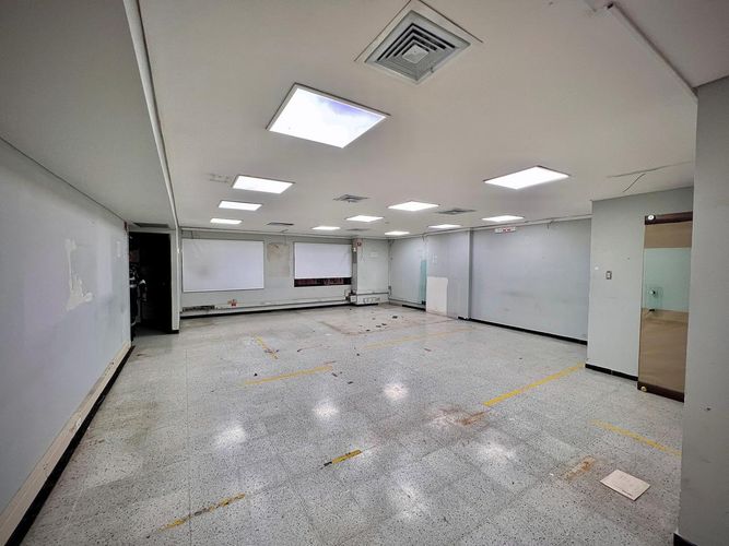 Local en venta en Oviedo, Medellín, 90 m² · foto 3 de 24