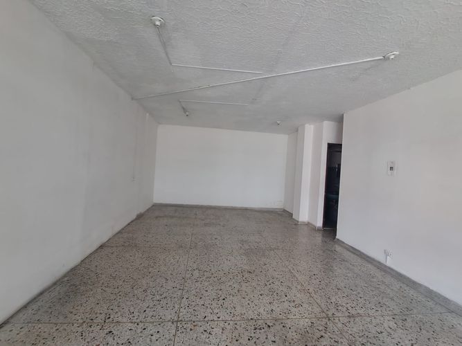 Local en arriendo en Sector Lago Uribe, Pereira, 30 m² · foto 3 de 8