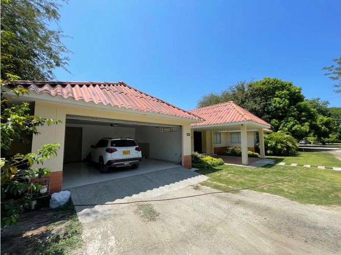 Casa de 4 alcobas en arriendo en Bavaria, Santa Marta, 272 m² · foto 4 de 24