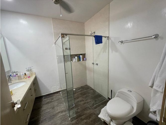 Casa de 4 alcobas en arriendo en Bavaria, Santa Marta, 272 m² · foto 9 de 24
